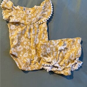 Rachel Zoe Yellow Floral Baby Romper & Bloomers Set 0-3MO NWOT